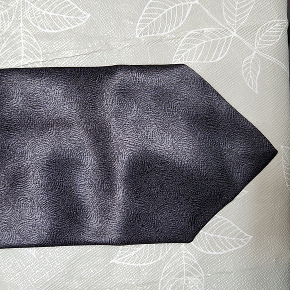 Madison Avenue Black Tie - Picture 2 of 5